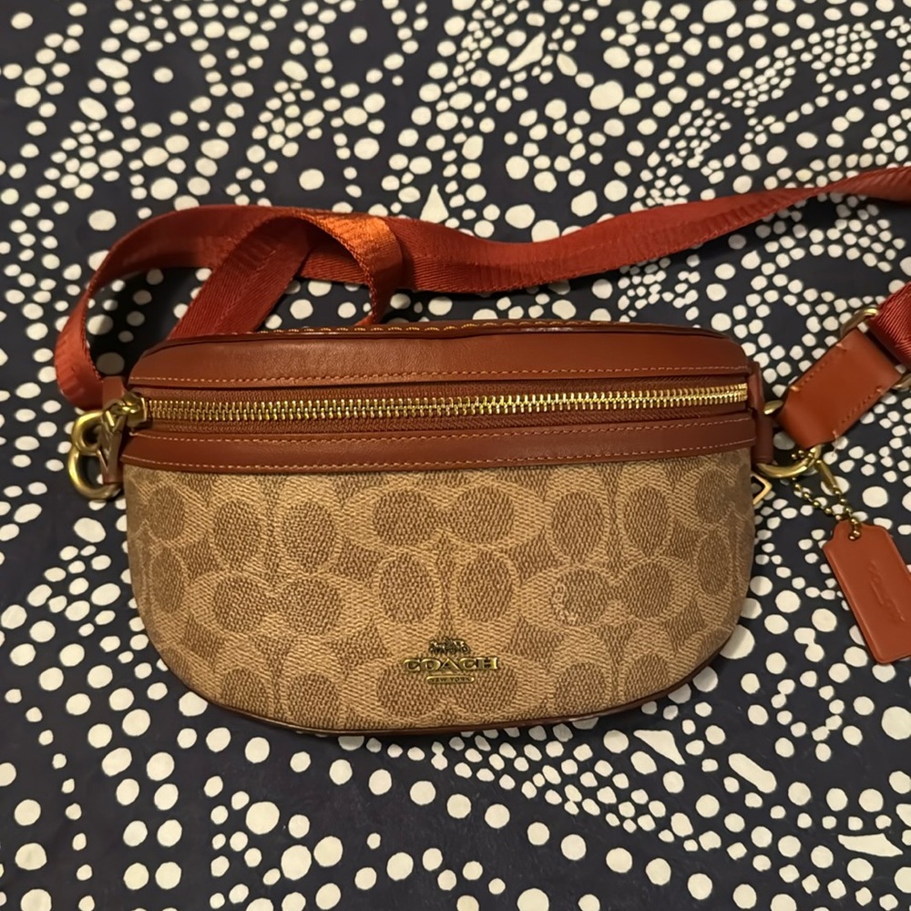 Coach Signature Belt Bag (39937)